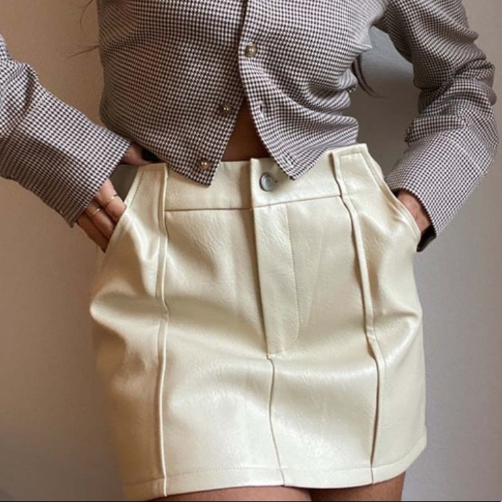 Sexy leather mini skirt